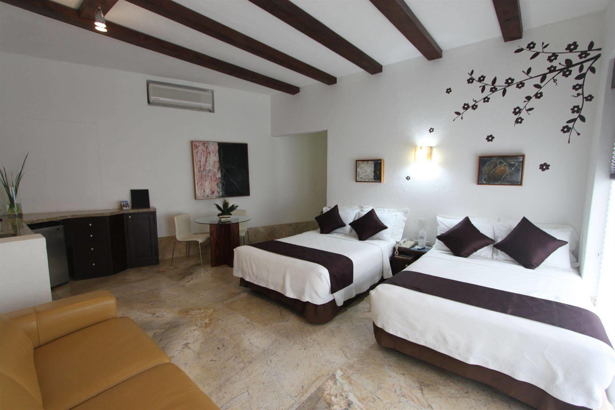 Hotel & Spa Dona Urraca ซานมิเกล เด อาเญนเด ภายนอก รูปภาพ